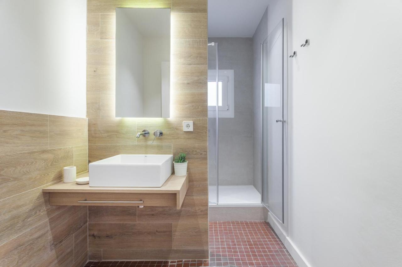 Flateli Pelayo H5 Apartment Barcelona Bagian luar foto