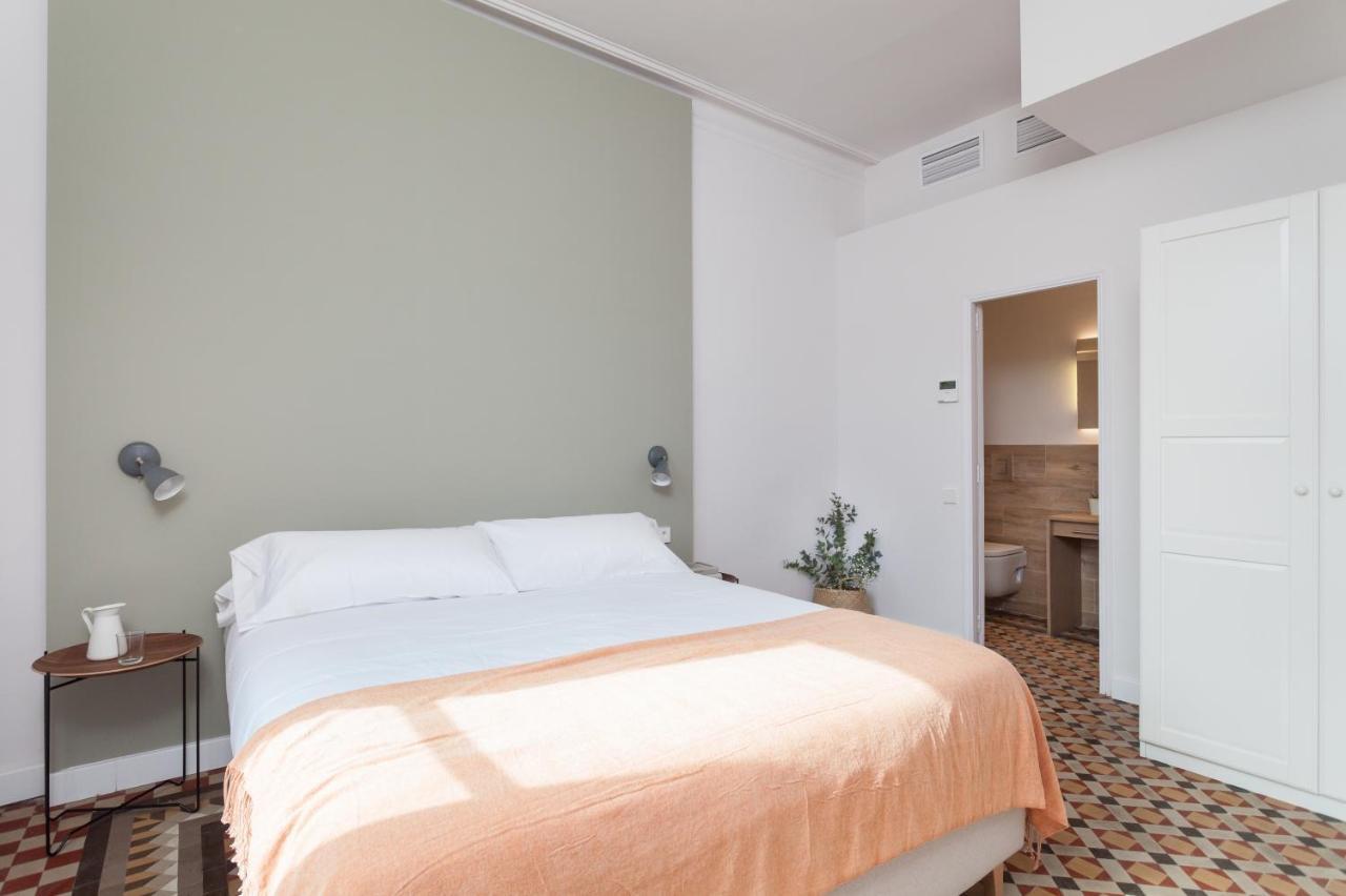 Flateli Pelayo H5 Apartment Barcelona Bagian luar foto