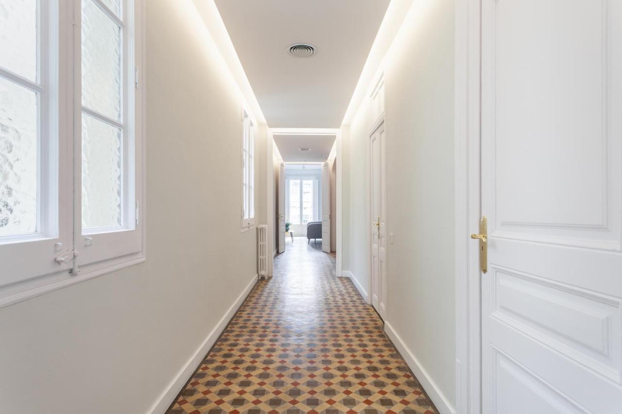 Flateli Pelayo H5 Apartment Barcelona Bagian luar foto